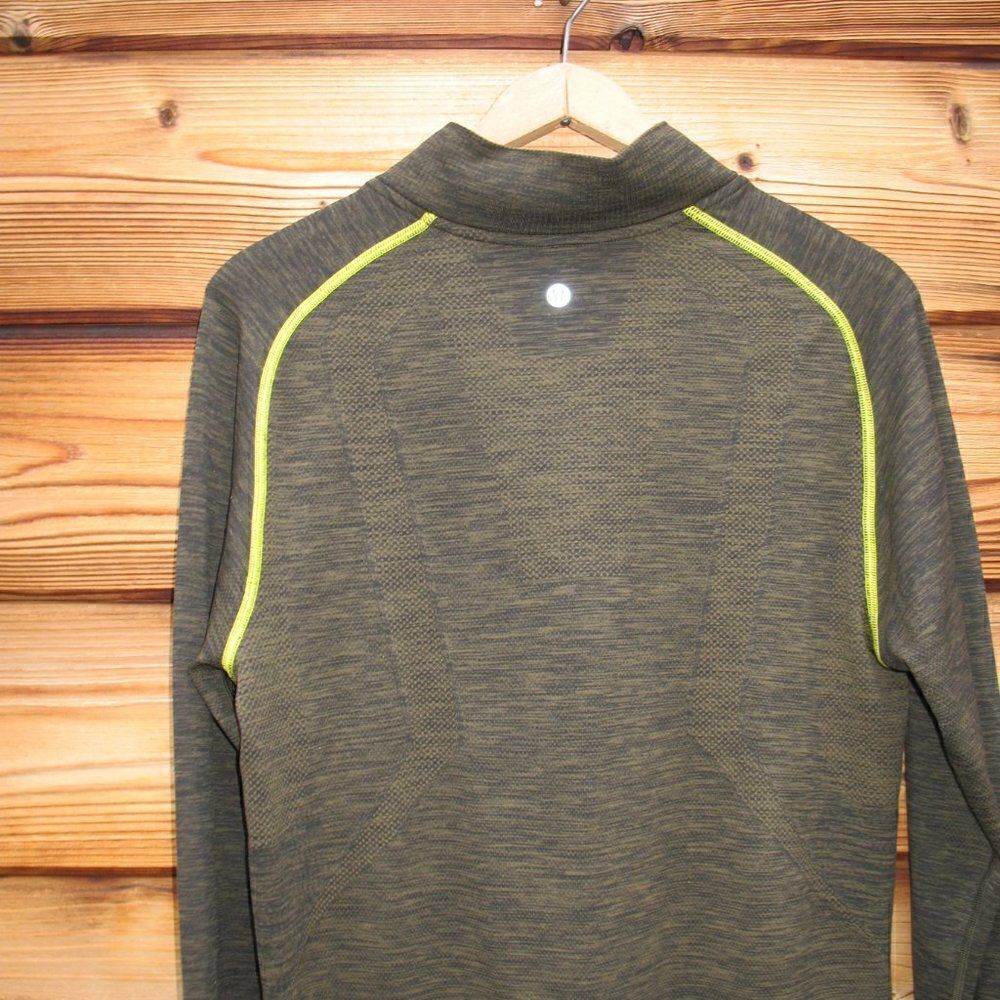 Metal Tech Vent Half Zip Pullover Top - Picture 8 of 8